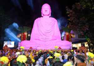Hơn 55.000 người cùng tham dự đại lễ Phật thành đạo 2022 tại Thiền Tôn Phật Quang